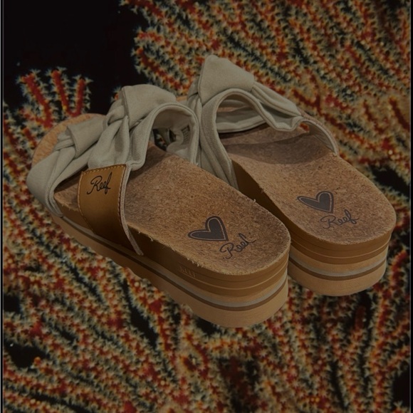 Reef Women's knotty green Sandals slipper slide size 8 - Picture 3 of 9